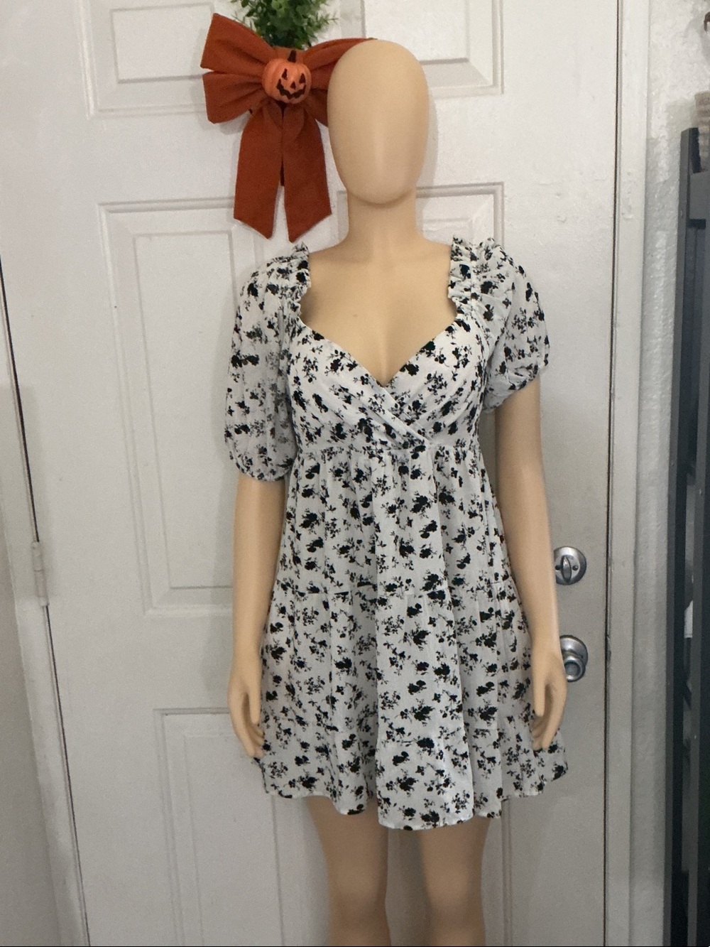 White Floral Puff-Sleeve Mini Dress